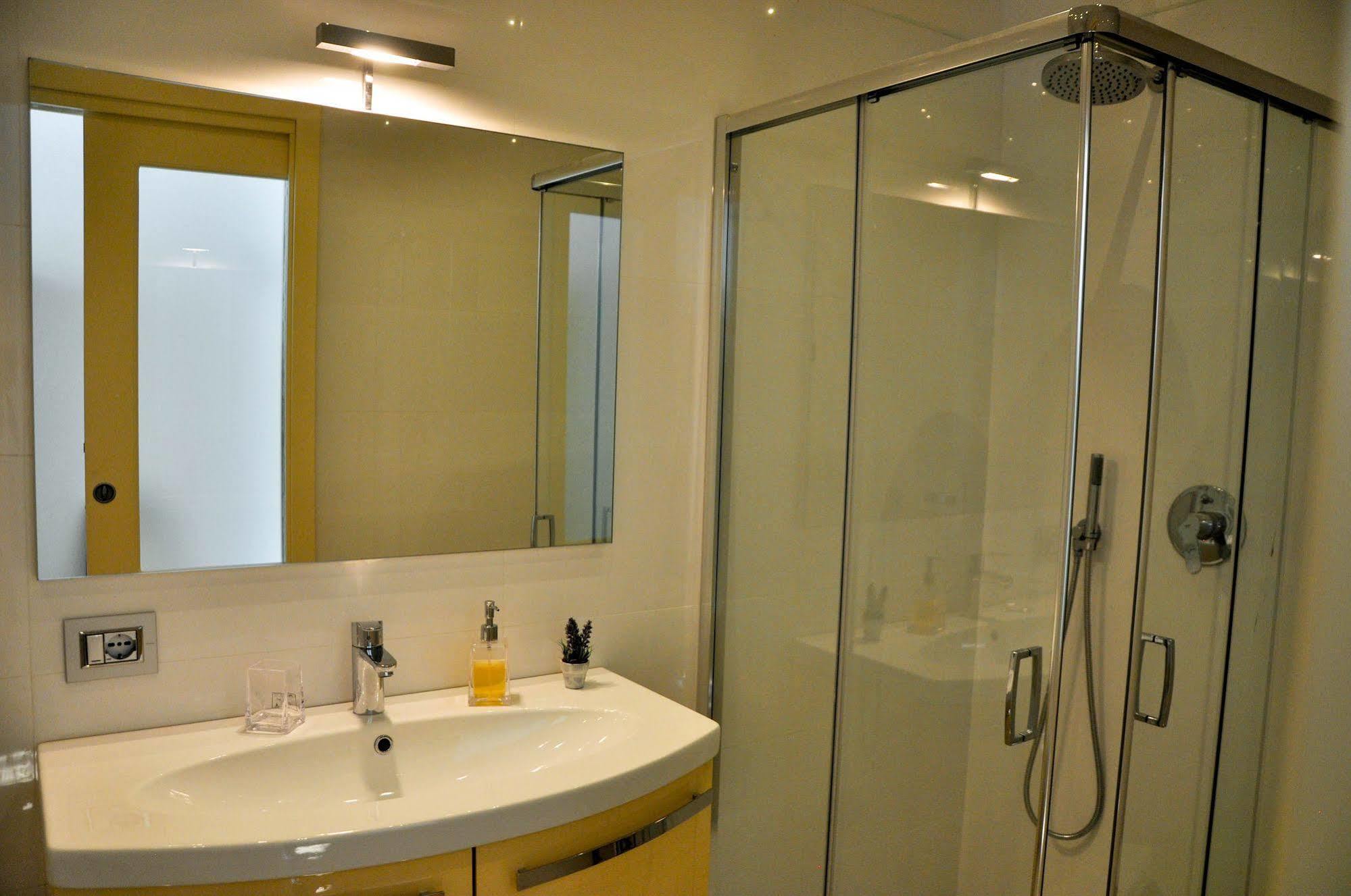 Piazza Erbe Suites Verona Bagian luar foto